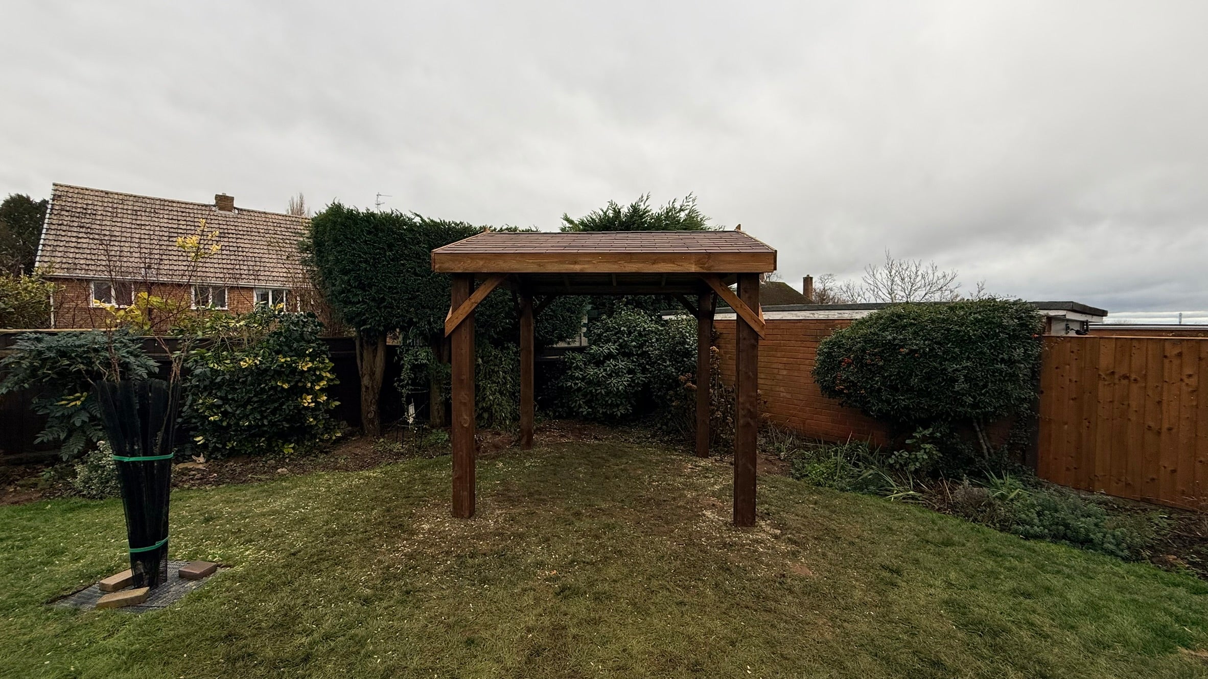 2.5m x 2.5m Apex Pergola